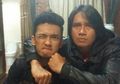 Jarang Terekspos, Anak Agung Hercules Ungkap Jeritan Hatinya di Depan Pusara Sang Ayah