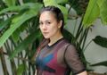 Bukan Sembarang Janda, Tampilan Aduhai Wulan Guritno Pakai Bikini Seksi Jadi Sorotan Netizen: Makin Yahud!