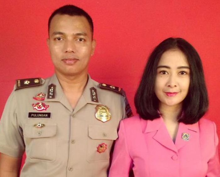 Uut Permatasri dan suaminya.