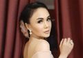 Pamer Lekuk Tubuh Pakai Dress Ketat di Usia 47 Tahun, Tampilan Yuni Shara Jadi Sorotan Netizen: Seger Banget Kayak Es Buah !