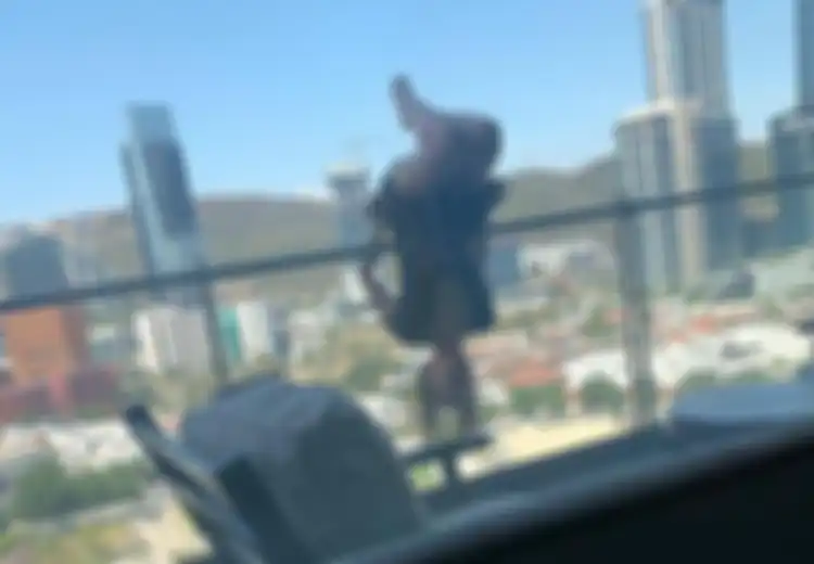 Gara-gara Lakukan Yoga Ekstrem, Seorang Mahasiswi Jatuh dari Balkon Lantai 6 Tempat Tinggalnya