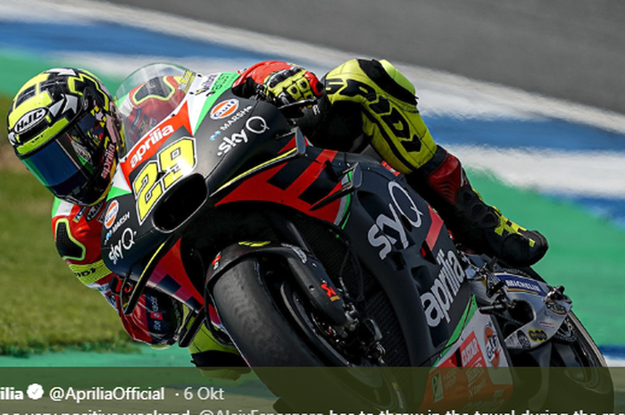 Pembalap Aprilia, Andrea Iannone, saat mengaspal di Sirkuit Phillip Island pada MotoGP Australia 2019.