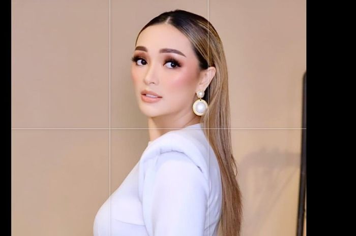 Liburan Bawa Hermes, Potret Zaskia Gotik Pakai Tas Ratusan Juta Disorot
