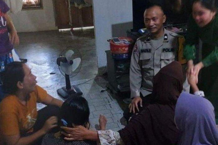 Terjun ke sungai ibu muda bawa bayi