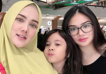 Mulan Jameela Unggah Foto Selfie Bareng Kedua Putri Cantiknya, Netizen: Efek Kamera Apa Alami Ya?