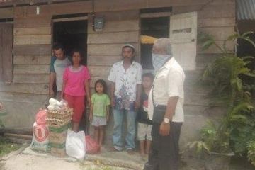 Satu keluarga ini dikucilkan karena dituduh membawa Covid-19.