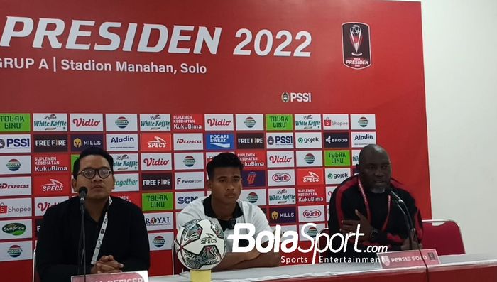 Jacksen F Tiago dan Irfan Jauhari saat menghadiri pers konferensi pasca-pertandingan Persis Solo Vs Dewa United di Stadion Manahan, Kamis (24/6/2022).