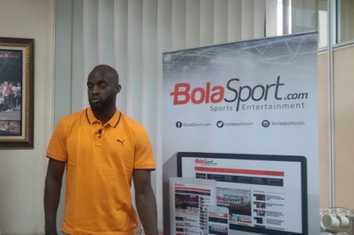 Gelandang Mitra Kukar, Mohamed Sissoko, pada sesi interview dengan wartawan BolaSport.com.