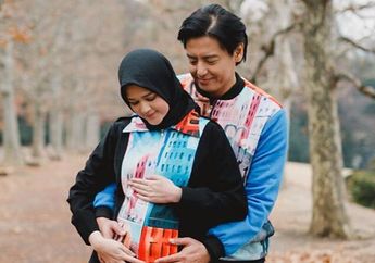 Kerap Disebut Couple Goals, Roger Danuarta Sampai Berlutut di Depan Cut Meyriska Begitu Tahu Jenis Kelamin Si Jabang Bayi: 'Aku Penasaran Banget'