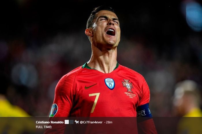 Ekspresi kekecewaan Cristiano Ronaldo saat gagal memanfaatkan peluang  lawan Ukraina dalam laga kualifikasi Piala Eropa 2020 grup B id Stadion Da Luz, Portugal, Sabtu (32/3/2019) dini hari WIB.