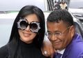Duet Bareng Hotman Paris, Syahrini Pakai Sepatu Boots Jadul Bertabur Kristal Harga Ratusan Juta Rupiah