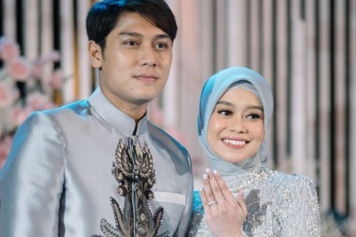 Bak Sultan Yang Tengah Langsungkan Pertunangan Rizky Billar Jor Joran Berikan Seserahan Mewah Untuk Lesti Kejora Irfan Hakim Nyeletuk Kaya Banget Lu Semua Halaman Pop Grid Id