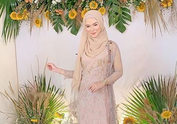 Manis! Tiru 6 Ide Outfit Hijab Kondangan Warna Nude ala Selebgram Ini!