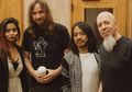 Dengerin Nih Lagu-lagu Kolaborasi Dewa Budjana dengan Soimah, Kibordis Dream Theater, dan John Frusciante