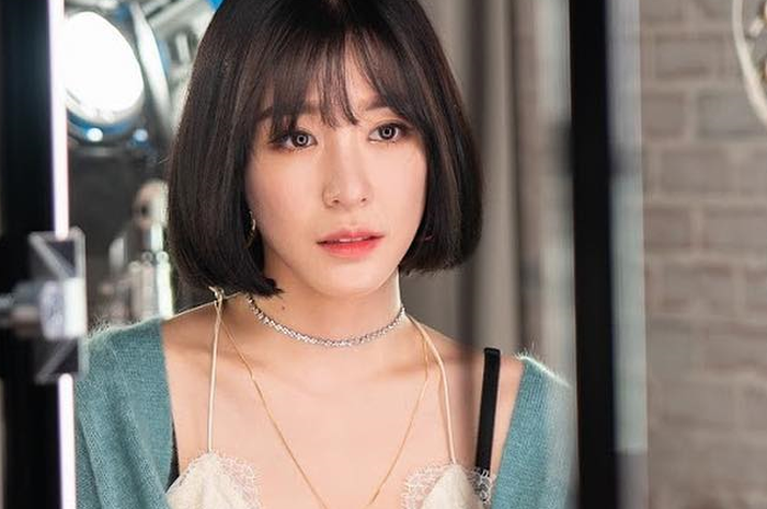 9 Cara Gunakan Model Rambut Lurus Dengan Poni Samping