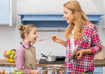 Apakah Mencicipi Masakan Sebelum Berbuka Bisa Membatalkan Puasa? Ibu-ibu Banyak yang Tak Tahu, Ternyata Begini Hukumnya