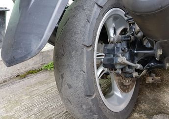 Ternyata Ban Gundul Nggak Rata Juga Terjadi di Motor, Ini Penyebabnya