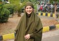 Istri Roger Danuarta Jenguk Shaynaz di Rumah Sakit, Tampilan Cut Meyriska Saat Gendong Bayi Jadi Sorotan