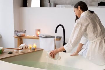 Aneh tapi Nyata! Inilah Manfaat Mandi dengan Air Rebusan Serai