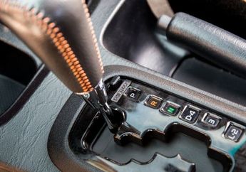 Manasin Mesin Mobil Matik Nggak Bisa Ngasal, Tuas Transmisinya Itu Loh