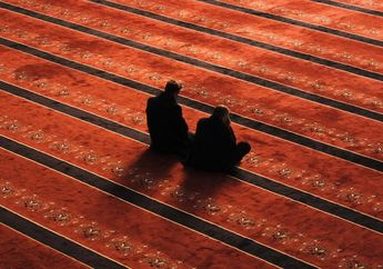 Kencangkan Ibadah di Malam-malam Terakhir Ramadan, Simak Amalan Doa Sapu Jagat yang Dianjurkan Dibaca