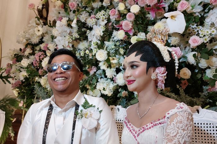 Wirang Birawa dan Umi Kalsum saat ditemui Grid.ID di kawasan Menteng, Jakarta Pusat, pada Jumat (23/12/2022).