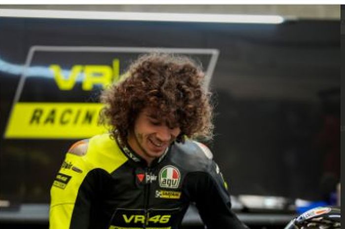 Pembalap VR46 Team, Marco Bezzecchi, saat pertama kali menjajal motor MotoGP pada sesi tes yang berlangsung di Sirkuit Jerez, Spanyol, 18-19 November 2021.