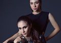 Seperti Adik Kakak, Intip 6 Gaya Fashion Shaloom Razade dengan Sang Mama, Wulan Guritno!