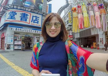 Selama Ini Dikira Tak Punya Gandengan, Chika Jessica Tak Sungkan Umbar Ciuman Mesranya dengan Pria Korea, Pacar Baru?