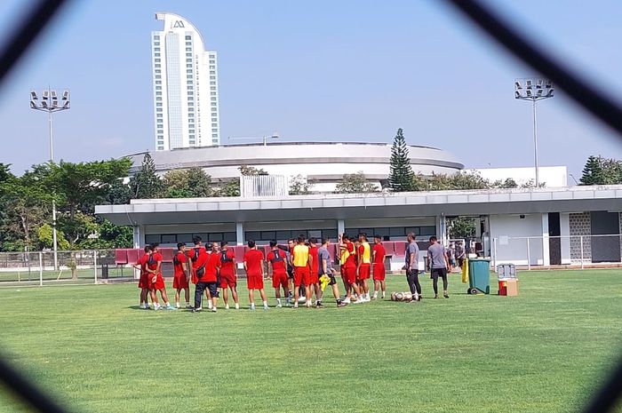 Skuad timnas U-22 Indonesia saat menjalani latihan terakhir jelang SEA Games 2023 di Lapangan B, Senayan, Jakarta Pusat, Senin (24/4/2023).