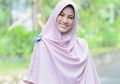 Inspirasi Tampil Santun dan Modis Saat Lebaran dengan Tunik Hijab ala Alyssa Soebandono, Contek Deh!