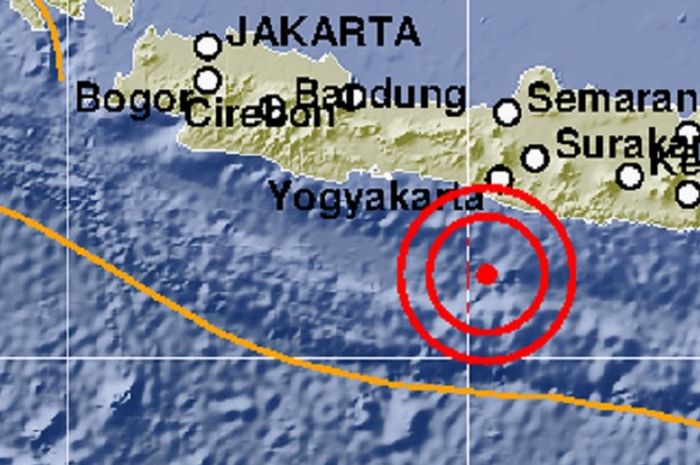 Gelombang Tinggi Memperindah Pantai Baron Pikiran Rakyat