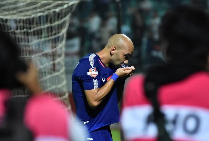 Selebrasi striker PSIS Semarang, Bruno Silva, setelah mencetak gol ke gawang Semen Padang dalam laga pekan ke-32 di Stadion Moch Soebroto, Jumat (13/12/2019).