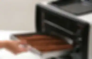 Mau Memanaskan Makanan untuk Sahur di Oven? Ini 5 Jenis Makanan yang Cocok Anda Gunakan!
