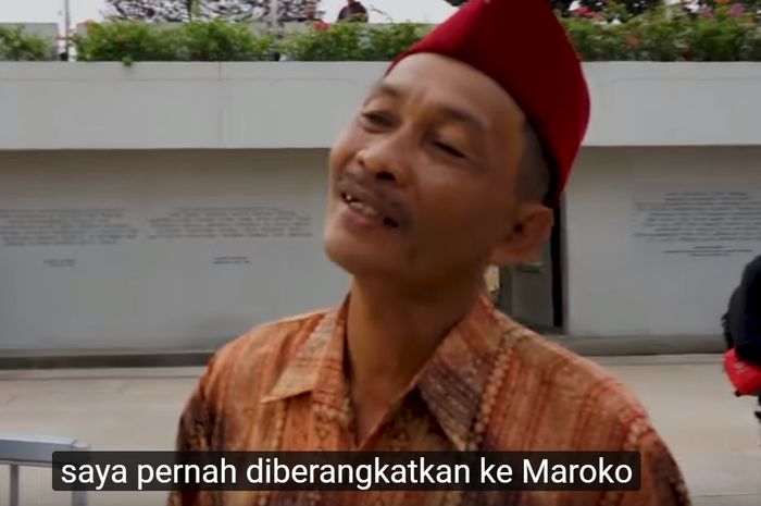 Ahok bertemu dengan penjual kerak telor saat jalan-jalan di Lapangan Banteng