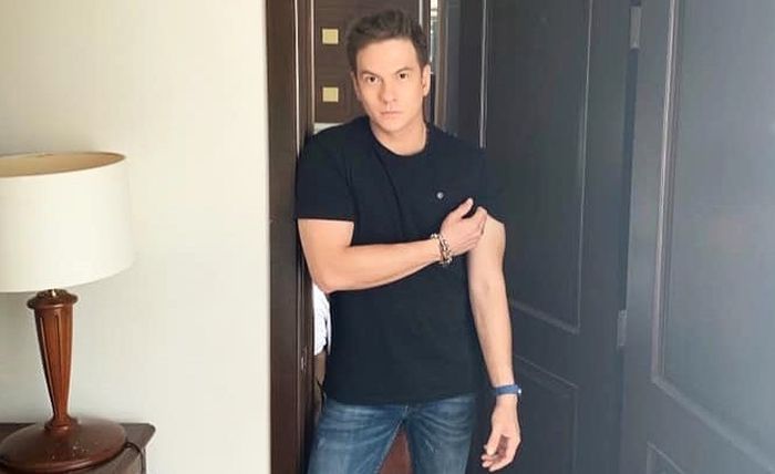 Digosipkan Gay Hingga Menikah Sesama Jenis, Aktor Tampan ...