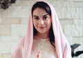 Segera Menikah dengan Ammar Zoni, Irish Bella Tampil Anggun dengan Hijab Cantiknya Kebangetan!