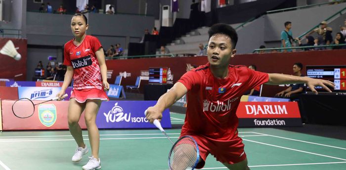 Akbar Bintang Cahyono/Winny Oktavina Kandow saat berlaga pada babak kedua Kejurnas PBSI 2019 di GOR Dempo Jakabaring Sports City, Palembang, Senin (25/11/2019).