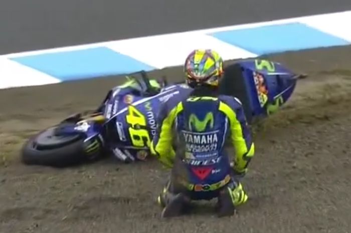 Valentino Rossi Jatuh Di Latihan Resmi 4 Motogp Jepang Dorong Motor