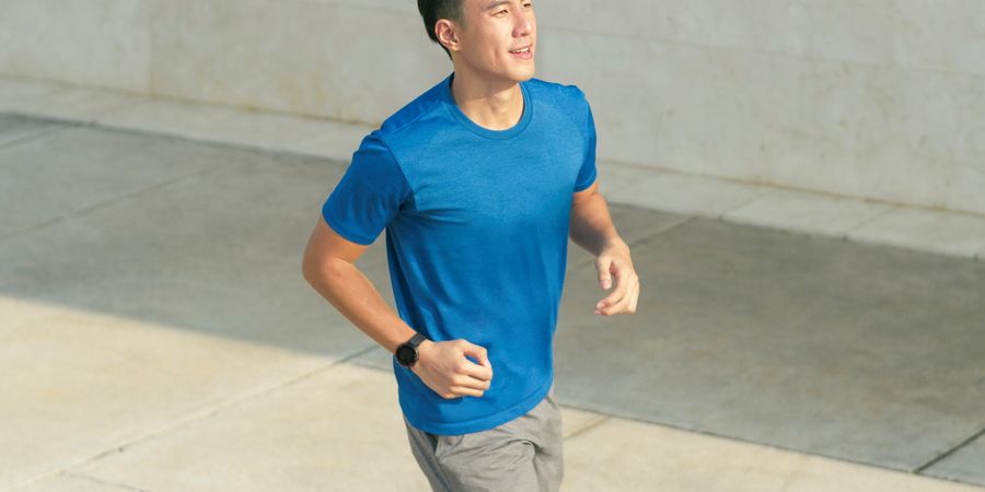 Brand Ambassador UNIQLO Sport Utility Wear Daniel Mananta Yakin Selesaikan Tantangan Maraton Virtual 42,195 Km
