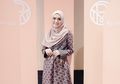 Modern & Santun, Ini 4 Tunik Hijab Warna Pastel ala Mantan Baim Wong, Vebby Palwinta