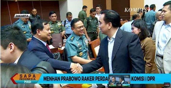 Menteri Pertahanan Prabowo Subianto sempat terlibat perdebatan dengan Anggota Komisi I DPR RI Fraksi PDIP, Effendi Simbolon. 