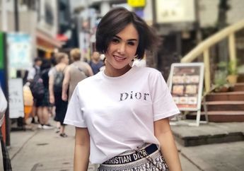 Intip Penampilan Modis Yuni Shara Saat Pakai Kaos Oblong dan Celana Jeans Favoritnya, Kayak Anak Gadis!