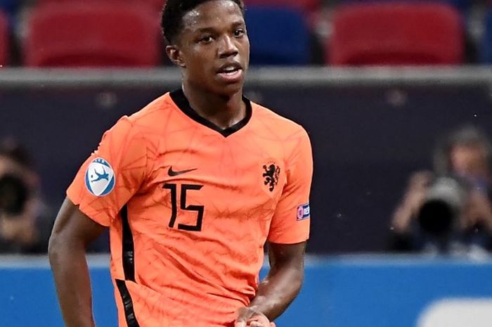 Tyrell Malacia saat membela timnas Belanda di kejuaraan Euro U-21 melawan Jerman di Hugaria (3/6/2021).
