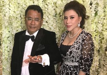 Boyong Mobil Mewah Senilai Rp 3 Miliar, Asisten Hotman Paris Bantah Lexus Barunya Adalah Hadiah dari sang Pengacara: Ini Hasil Kerja Saya Sendiri Dong...