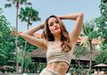 Unggah Foto Tanpa Pakai Bikini Seksi Saat di Pantai, Tampilan Cinta Laura Justru Banjir Pujian!
