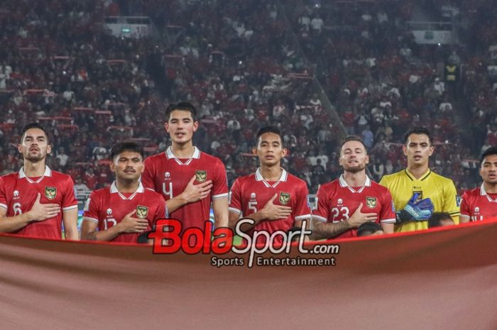 (Dari kiri ke kanan) Sejumlah pemain timnas Indonesia yakni Dimas Drajad, Hokky Caraka, Sandy Walsh, Saddil Ramdani, Elkan Baggott, Rizky Ridho, Nadeo Argawinata, dan Asnawi Mangkualam Bahar.