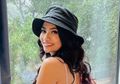 Pakai Mini Dress Transparan Super Seksi Sampai Belahan Dada Terlihat, Tampilan Vanessa Angel Kembali Jadi Sorotan