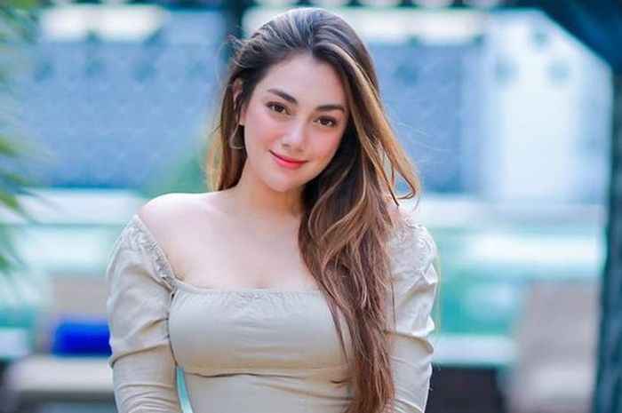 Tanpa Sensor, Celine Evangelista Ngaku Sudah Tidak Perawan di Usia