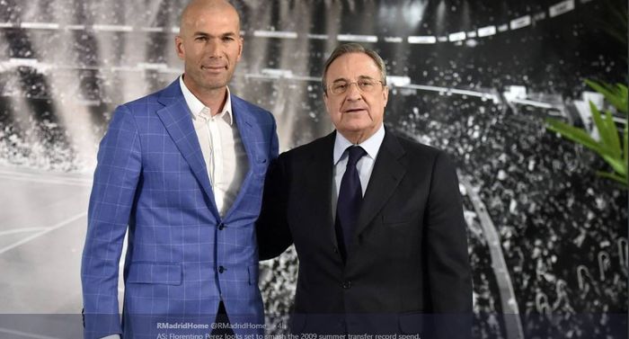 Presiden Real Madrid, Florentino Perez (kanan), dan sang pelatih, Zinedine Zidane.